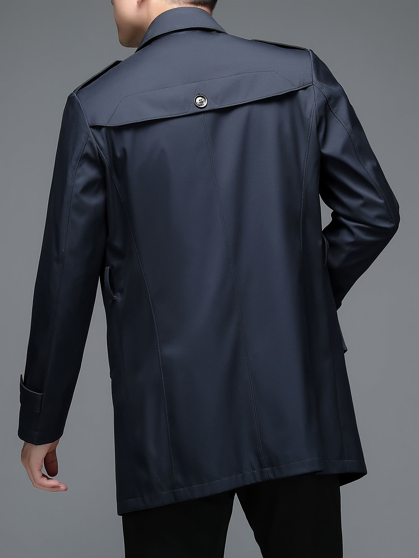 Men's trench coat with lapel collar and button fastening