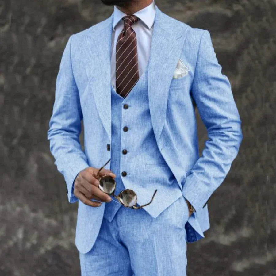 Men's suit with turn down collar