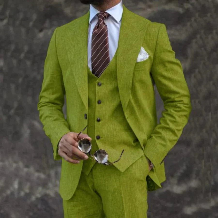 Men's suit with turn down collar