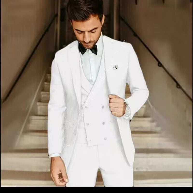 Men's suit with classic design