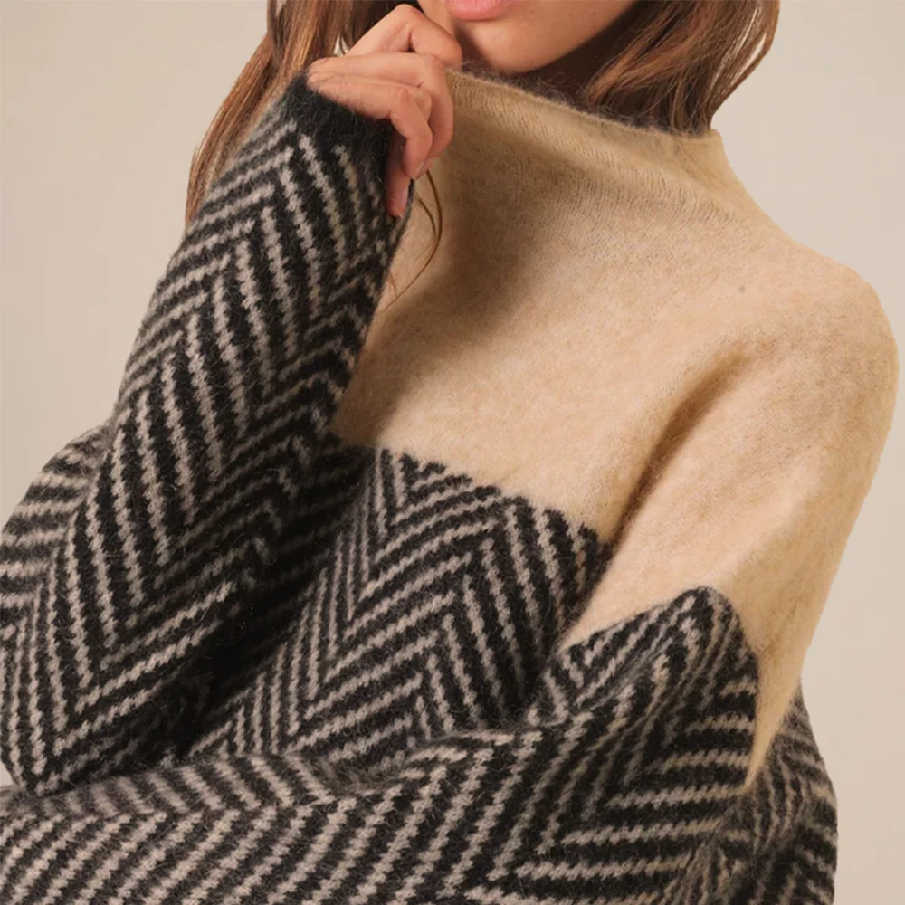 Soft Cashmere Turtleneck Sweater for Women